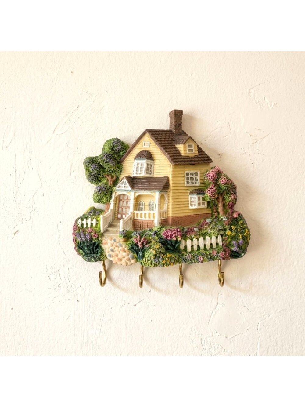 Vintage 3D Resin Cottage House Wall Key Holder Farmhouse Entryway Organizer 6"